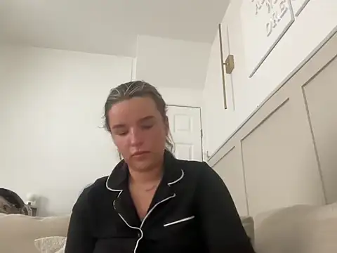 Snapshot of maisiesmithx chatting on 09-17-25, 10:06 maisiesmithx online show from 09-17-25, 10:06