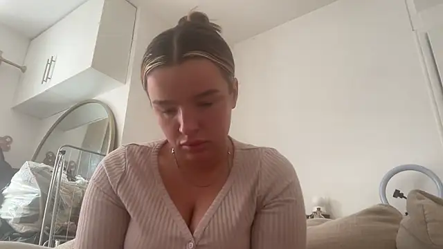 Snapshot of maisiesmithx chatting on 09-21-25, 10:06 maisiesmithx online show from 09-21-25, 10:06