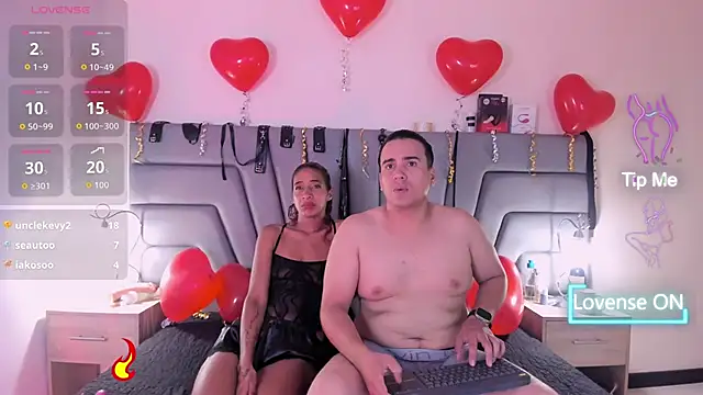 Snapshot of Vale_n_Matt chatting on 11-12-25, 03:51 Vale n Matt online show from 11-12-25, 03:51