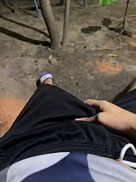 Snapshot of Erick-90 chatting on 10-14-25, 01:50 Erick-90 online show from 10-14-25, 01:50