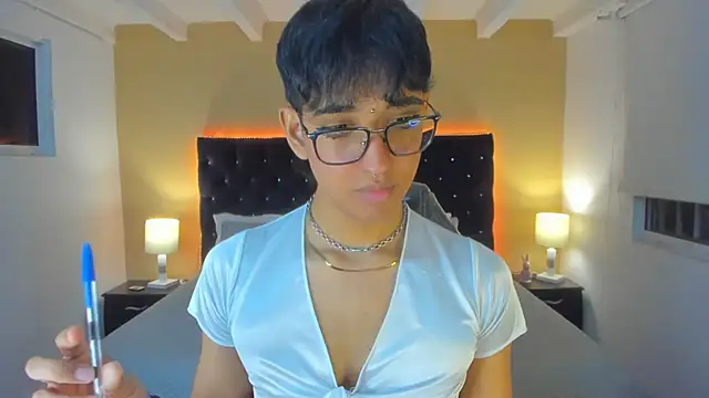 Snapshot of Dark_hairy_ chatting on 01-31-25, 02:58 Dark hairy online show from 01-31-25, 02:58