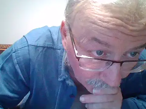 Snapshot of loverboyxxx69 chatting on 02-13-25, 04:17 loverboyxxx69 online show from 02-13-25, 04:17