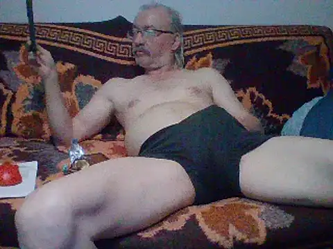 Snapshot of loverboyxxx69 chatting on 02-16-25, 04:10 loverboyxxx69 online show from 02-16-25, 04:10