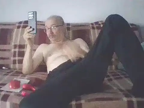 Snapshot of loverboyxxx69 chatting on 03-14-25, 04:54 loverboyxxx69 online show from 03-14-25, 04:54