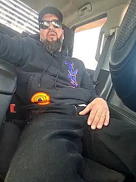 Beardedtattood online show from 05-04-26, 01:51
