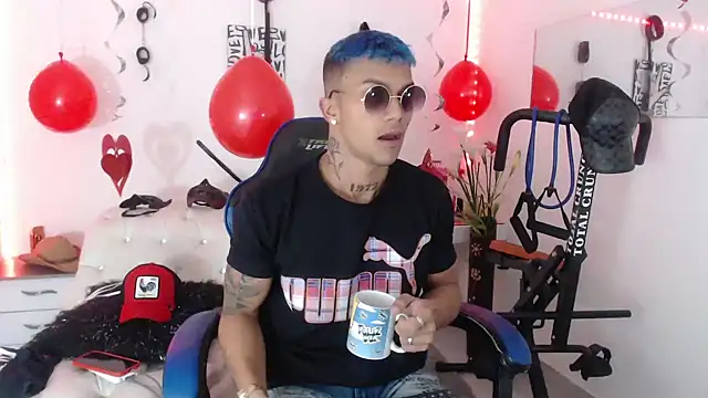 Snapshot of Leonard_Price chatting on 02-13-25, 05:11 Leonard Price online show from 02-13-25, 05:11