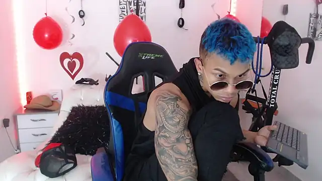 Snapshot of Leonard_Price chatting on 02-15-25, 08:44 Leonard Price online show from 02-15-25, 08:44