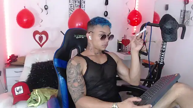 Snapshot of Leonard_Price chatting on 02-16-25, 06:10 Leonard Price online show from 02-16-25, 06:10