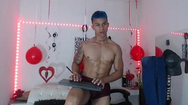 Snapshot of Leonard_Price chatting on 02-17-25, 01:15 Leonard Price online show from 02-17-25, 01:15