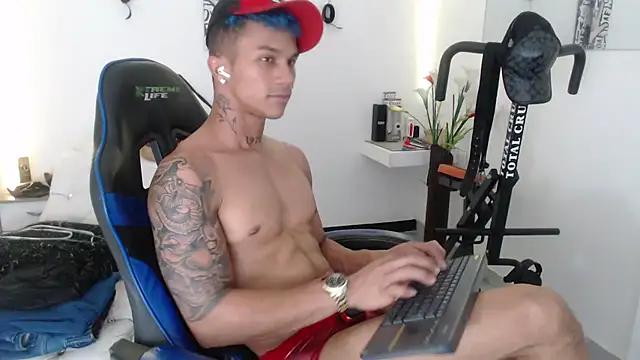 Snapshot of Leonard_Price chatting on 02-25-25, 08:03 Leonard Price online show from 02-25-25, 08:03