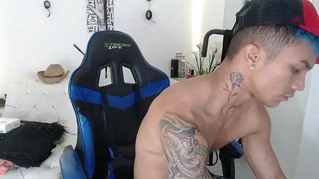 Snapshot of Leonard_Price chatting on 02-26-25, 07:42 Leonard Price online show from 02-26-25, 07:42