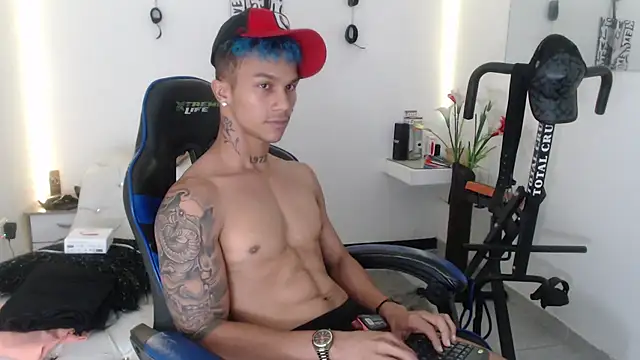 Snapshot of Leonard_Price chatting on 02-26-25, 10:47 Leonard Price online show from 02-26-25, 10:47