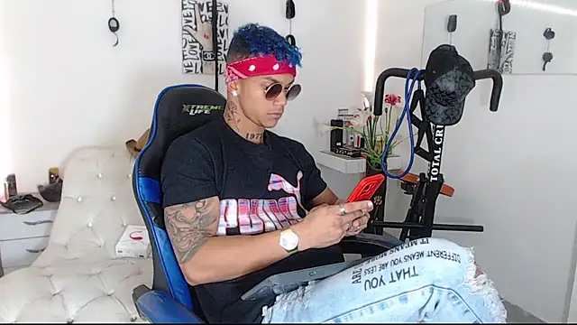 Snapshot of Leonard_Price chatting on 03-12-25, 01:36 Leonard Price online show from 03-12-25, 01:36