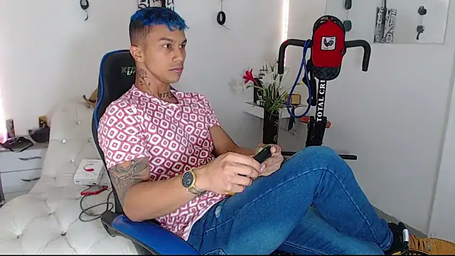 Snapshot of Leonard_Price chatting on 03-15-25, 03:51 Leonard Price online show from 03-15-25, 03:51