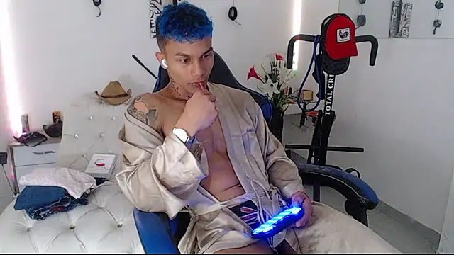 Snapshot of Leonard_Price chatting on 03-15-25, 07:20 Leonard Price online show from 03-15-25, 07:20