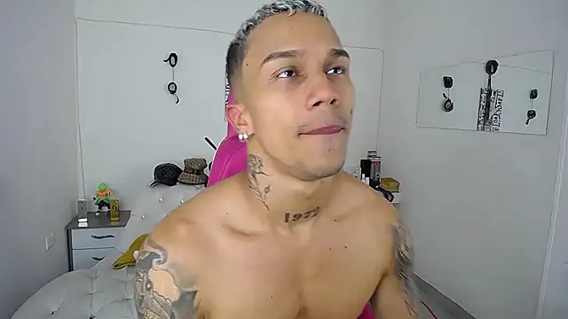 Snapshot of Leonard_Price chatting on 09-14-25, 07:29 Leonard Price online show from 09-14-25, 07:29