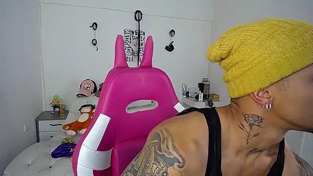 Snapshot of Leonard_Price chatting on 09-20-25, 12:33 Leonard Price online show from 09-20-25, 12:33