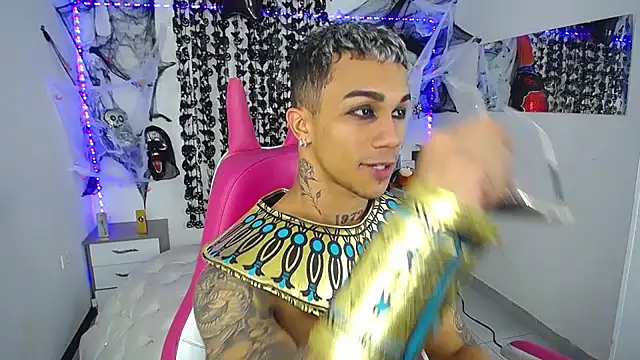 Snapshot of Leonard_Price chatting on 10-26-25, 01:39 Leonard Price online show from 10-26-25, 01:39