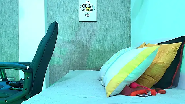 Snapshot of zhamira_21 chatting on 01-12-25, 04:00 zhamira 21 online show from 01-12-25, 04:00