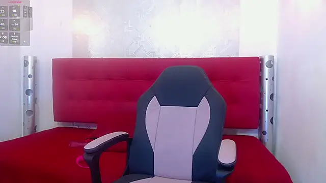 Snapshot of zhamira_21 chatting on 02-19-25, 07:48 zhamira 21 online show from 02-19-25, 07:48