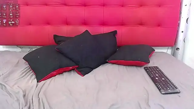 Snapshot of zhamira_21 chatting on 03-06-25, 11:20 zhamira 21 online show from 03-06-25, 11:20