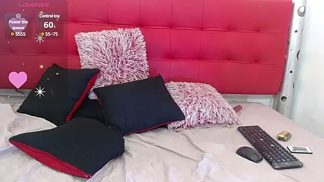 Snapshot of zhamira_21 chatting on 03-08-25, 11:28 zhamira 21 online show from 03-08-25, 11:28