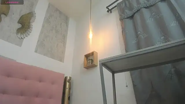 Snapshot of zhamira_21 chatting on 09-11-25, 08:42 zhamira 21 online show from 09-11-25, 08:42