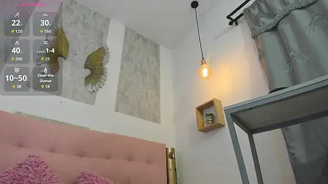 Snapshot of zhamira_21 chatting on 10-08-25, 09:12 zhamira 21 online show from 10-08-25, 09:12