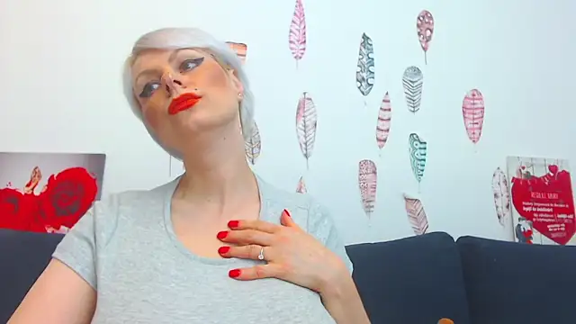 ForeverBarbie  online show from 09-12-25, 11:26