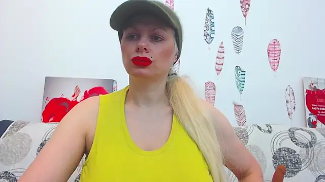 ForeverBarbie  online show from 12-15-25, 02:16