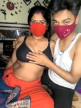 Snapshot of Indian_Lust_Couple chatting on 02-18-25, 08:36 Indian Lust Couple online show from 02-18-25, 08:36