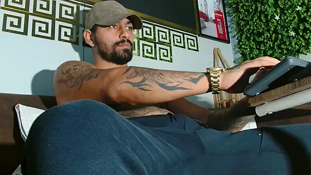 NigelBoydXXX online show from 10-31-25, 04:52