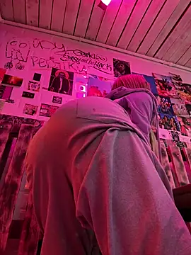 mur girl online show from 01-22-25, 01:21