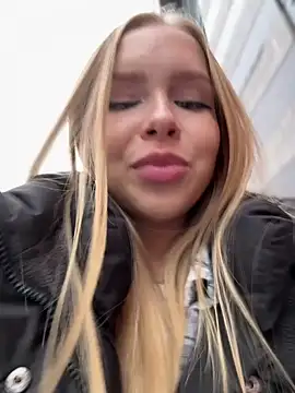 mur girl online show from 02-08-25, 12:39