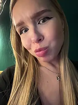 mur girl online show from 02-19-25, 11:28