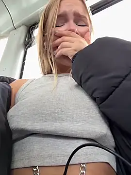 mur girl online show from 03-07-25, 10:24