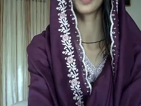 MAAYRA 09 online show from 09-27-25, 10:42