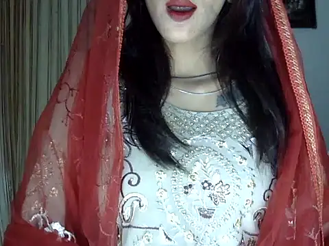 MAAYRA 09 online show from 09-30-25, 01:05