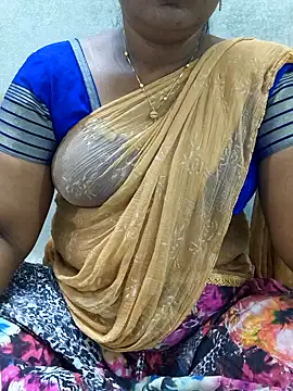 Snapshot of MaaliiiPonuTamil chatting on 06-19-26, 01:32 MaaliiiPonuTamil online show from 06-19-26, 01:32