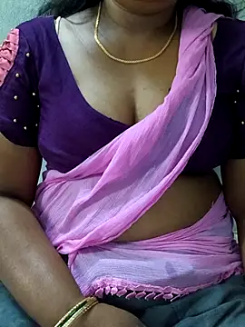 Snapshot of MaaliiiPonuTamil chatting on 07-28-26, 12:48 MaaliiiPonuTamil online show from 07-28-26, 12:48