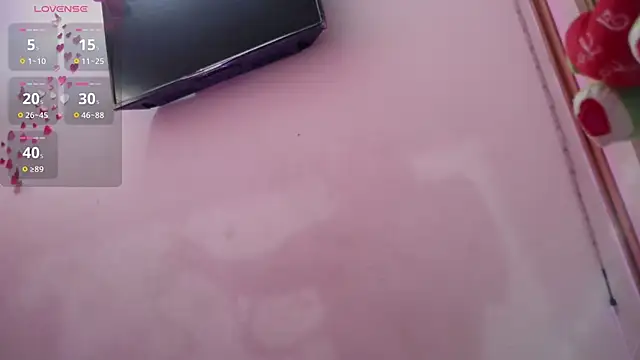 Snapshot of Kadybrown chatting on 10-23-25, 02:49 Kadybrown online show from 10-23-25, 02:49