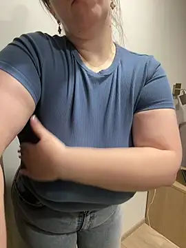 Your Hot Sister01 online show from 12-09-24, 03:33