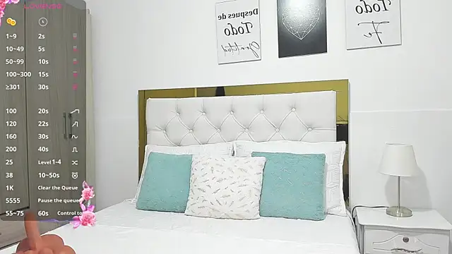 SofiaBosch online show from 12-20-24, 05:04