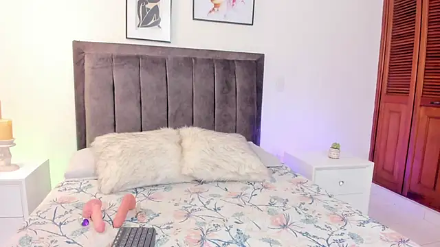 Sophia Clark8 online show from 02-11-25, 07:48