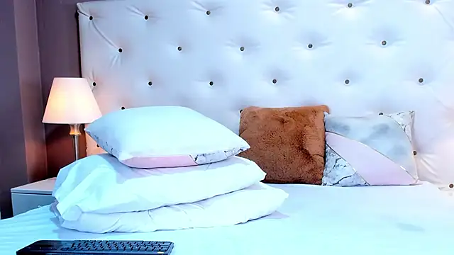 Violet Grace online show from 03-04-25, 03:48