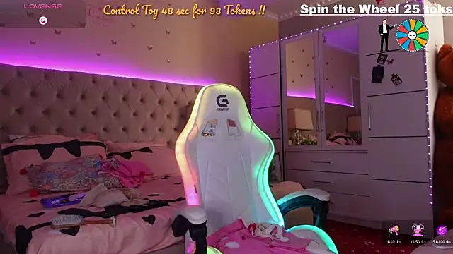 Snapshot of Alicia007 chatting on 10-17-25, 07:11 Alicia007 online show from 10-17-25, 07:11