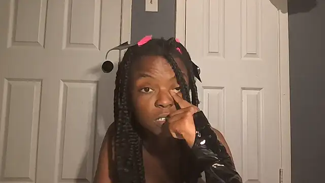 BlissTheeSiren online show from 09-28-25, 05:29