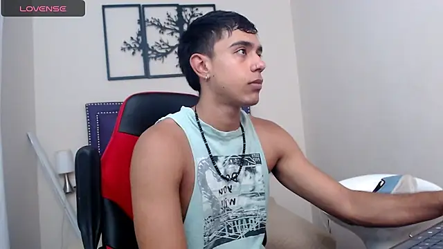 Snapshot of karlgiles_ chatting on 12-01-24, 07:47 karlgiles online show from 12-01-24, 07:47