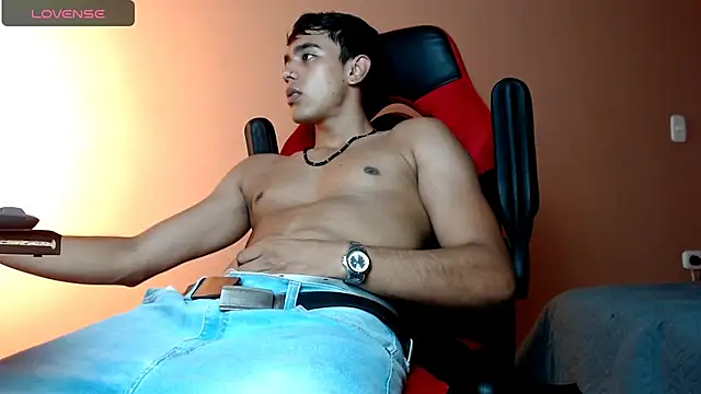 Snapshot of karlgiles_ chatting on 12-21-24, 06:55 karlgiles online show from 12-21-24, 06:55