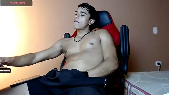 Snapshot of karlgiles_ chatting on 12-22-24, 07:21 karlgiles online show from 12-22-24, 07:21